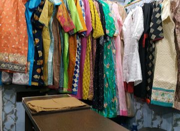india/agra/sikandra/shop/friends-boutique