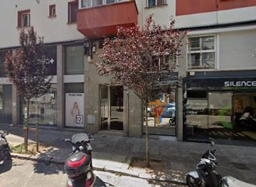 spain/girona/eixample/shop/a-un-pas-cat