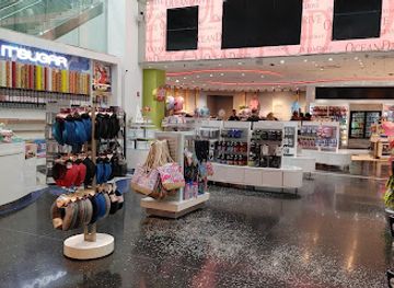 florida/miami/shop/the-shoppes-of-ocean-drive