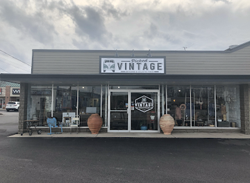 indiana/the-calumet-region/shop/picked-vintage-artisans-and-eclectic-finds