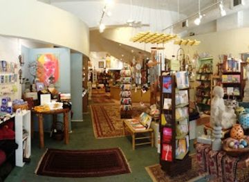 california/santa-barbara/santa-barbara-waterfront/shop/paradise-found