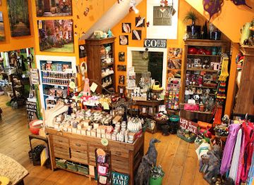 michigan/saugatuck/shop/pink-patio