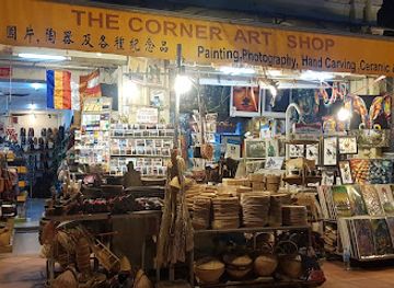 cambodia/siem-reap/old-market-area/shop/the-corner-art-shop