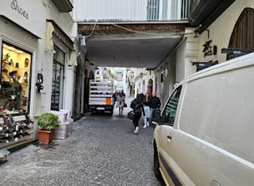 italy/amalfi/shop/ceramiche-souvenirs