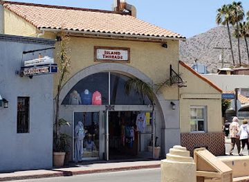 california/santa-catalina-island/shop/island-threadz