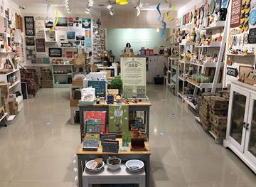 philippines/manila/malate/shop/papemelroti-robinson-s-place-manila