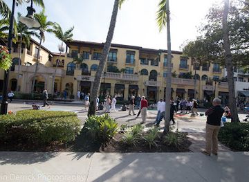 florida/naples-beach/shop/unique-boutique