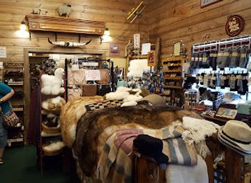 idaho/mccall/shop/auggie-s-sheepskin
