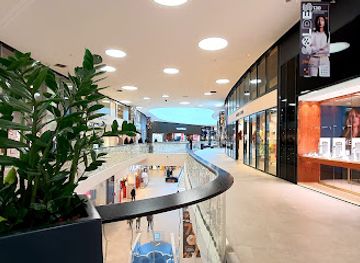 luxembourg/red-lands/shop/cloche-d-or-shopping-center