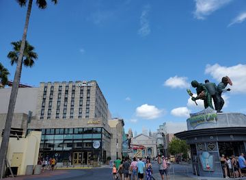 florida/orlando-theme-parks-area/shop/the-tonight-shop