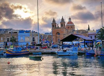 malta/marsaxlokk-fishing-village/shop/santwarju-tal-madonna-ta-pompei