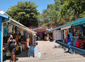 sint-maarten/oyster-pond/shop/philipsburg-market