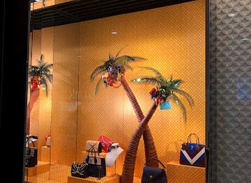 california/glendale/shop/gucci-bloomingdale-s-glendale