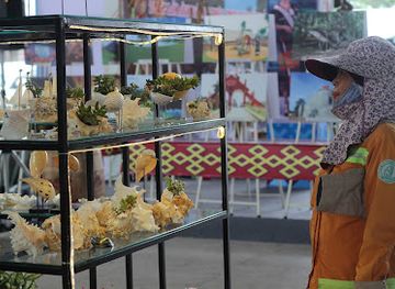 vietnam/vung-tau/back-beach/shop/vu-seashells-co-so-sx-my-nghe-oc-bien-thanh-them