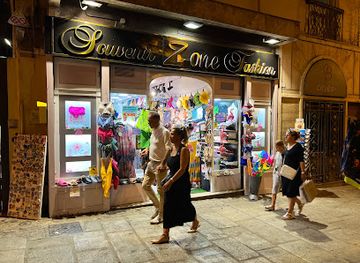 italy/sardinia/shop/z-one-fahion-souvenir-costumi-da-bagno-sandali-vestiti-moda-mare-magliette-sardegna