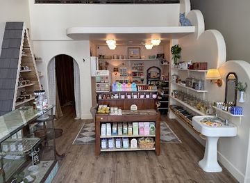 california/pasadena/shop/little-swiss-chalet