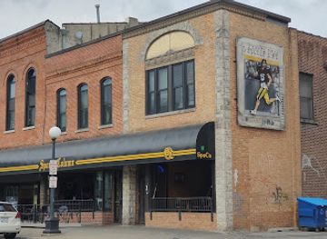 iowa/iowa-city/shop/pedestrian-mall