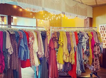 mississippi/tupelo/shop/yellow-lovebirds-boutique