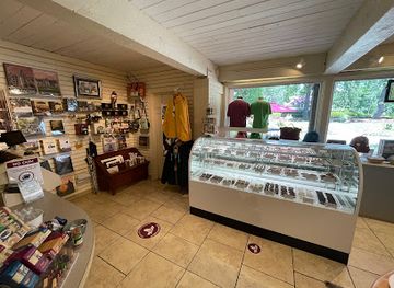 north-carolina/asheville/shop/gate-house-gift-shop