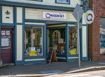 connecticut/the-quiet-corner/shop/queenie-s-gift-emporium
