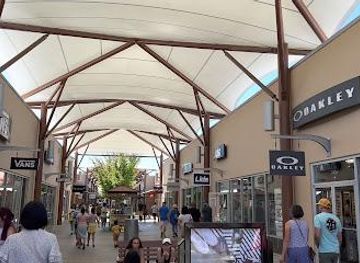 Seattle Premium Outlets