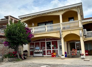 croatia/paklenica-national-park/shop/mesnica-i-market-rujno