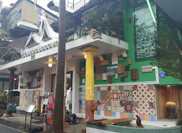 japan/naoshima-island/shop/yellow-pumpkin