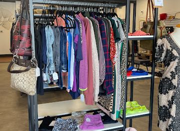 wisconsin/eau-claire/shop/shine-on-consignment-boutique