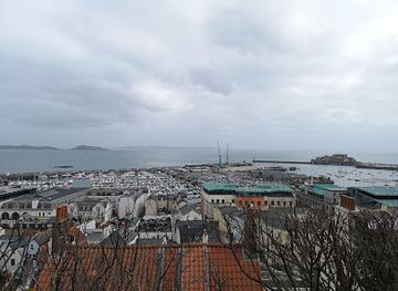 guernsey/perelle-bay/shop/coop-royal-terrace