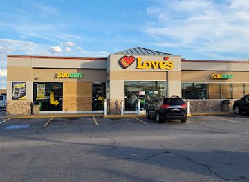 Love's Country Store