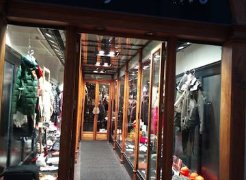 italy/arezzo/shop/arezzo