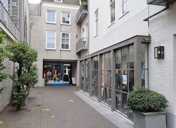 netherlands/north-brabant/shop/winkelplein-t-sas