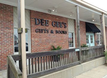 north-carolina/crystal-coast/shop/dee-gee-s-gifts-books