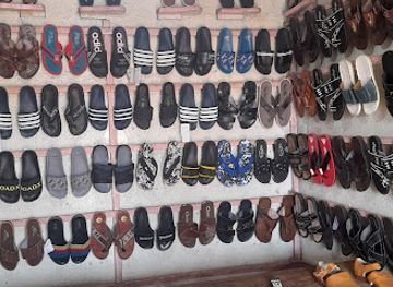 guinea/mount-nimba-strict-nature-reserve/shop/boutique-fode-et-fils