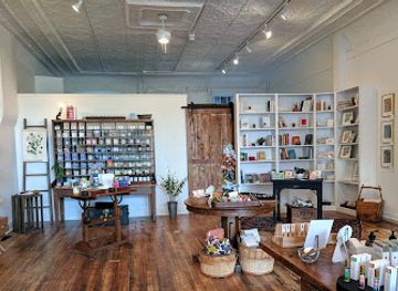 illinois/galena-territory/shop/galena-apothecary