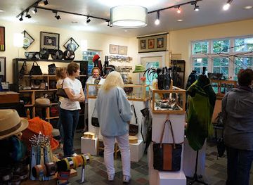 wisconsin/door-county/shop/turtle-ridge-gallery-destination-boutique