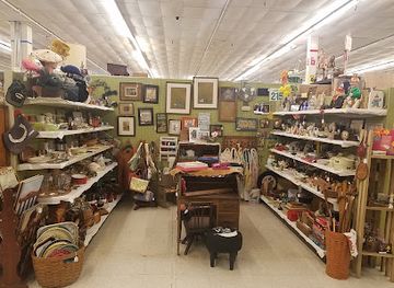ohio/maumee-bay-state-park/shop/maumee-antique-mall