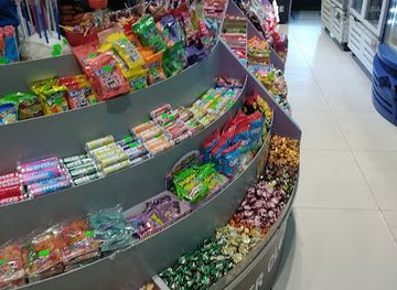 argentina/tigre/shop/never-close-drugstore