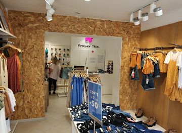 greece/kos/shop/pink-woman