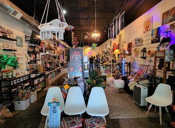 kentucky/bowling-green/shop/fountain-square-emporium