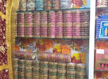 india/hyderabad/charminar/shop/muslim-masala-merchant