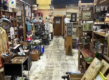 alabama/mobile/shop/antique-emporium-midtown
