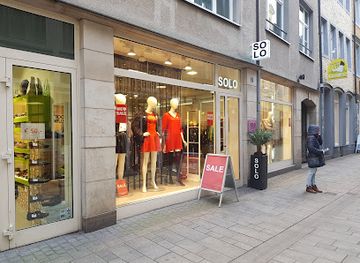 germany/dusseldorf/altstadt/shop/solo-lya-by-solo