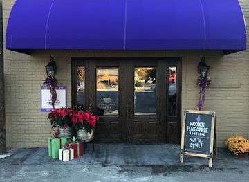 south-carolina/pee-dee/shop/wooden-pineapple-boutique
