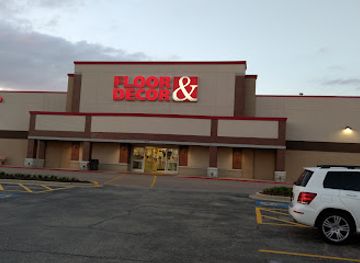 illinois/aurora/shop/aurora-marketplace