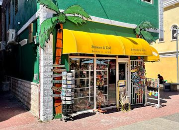 curacao/willemstad/punda/shop/supreme-real-souvenir-liquor-shop