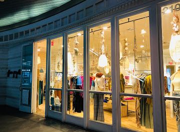 california/santa-monica/shop/free-people