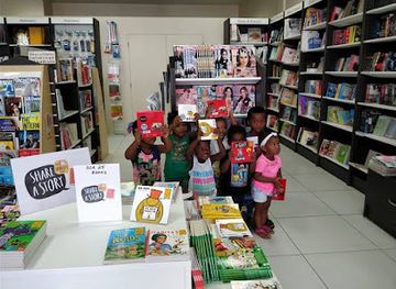 seychelles/la-digue/shop/giraffe-book-shop