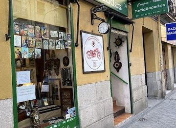 spain/madrid/shop/tienda-de-antiguedades