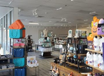 florida/st-augustine-beach/shop/gretchen-s-hallmark